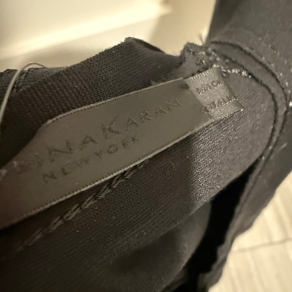 Black dress - Picture 3 of 4